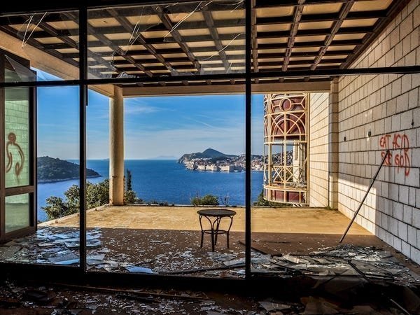 Things to do in Dubrovnik - abandoned hotel