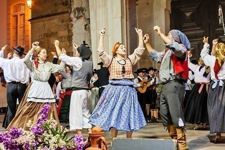 Things to do in Portugal - folk performance