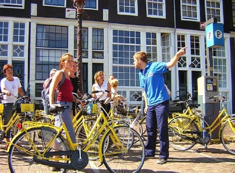 Things to do in Amsterdam - a bike tour
