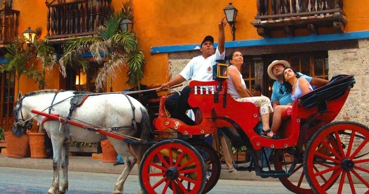 Things to do in Cartagena Colombia - horse carriage