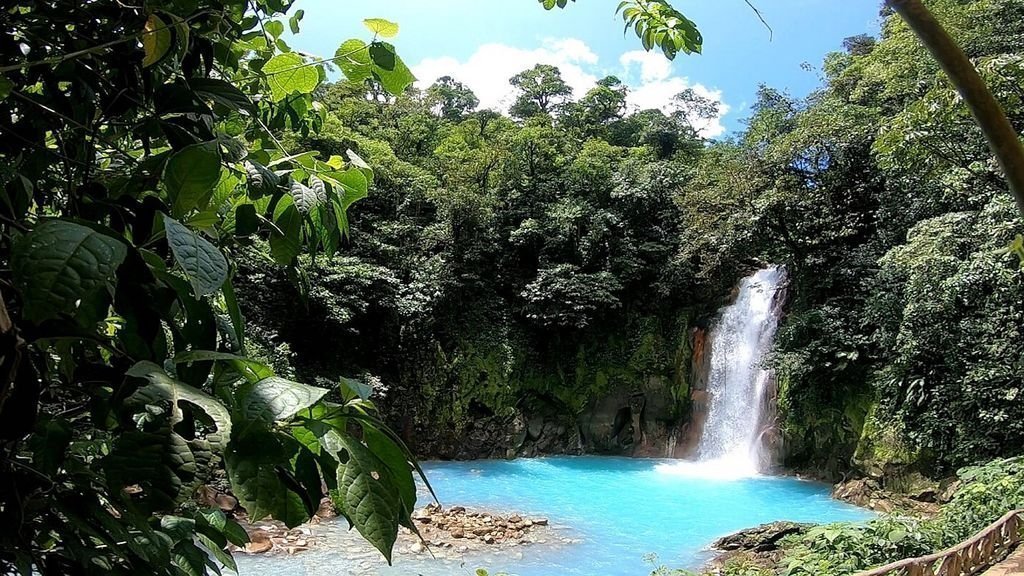 Costa Rica tours - explore the paradise country.
